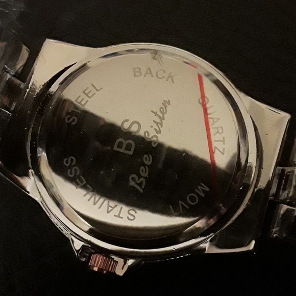 Nwot Bling Sparkle Rhinestone Goldtone watch - Picture 3 of 8